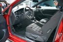 Volkswagen Golf 7 GTI › салон с фирменной клетчатой тканью