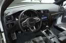 Volkswagen Golf 7 GTI салон фото